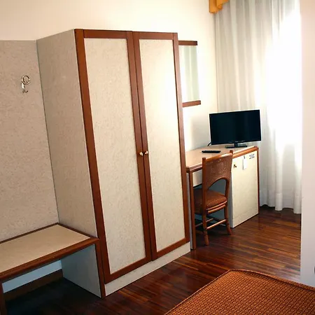 Hotel Ristorante Al Lago