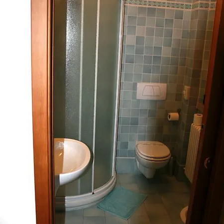 Ristorante Al Lago فندق فوسومبرون