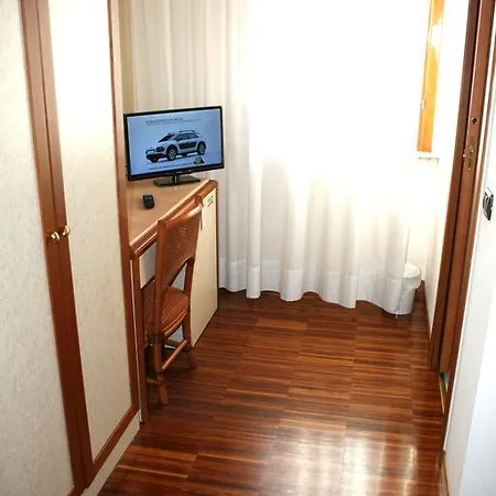 Ristorante Al Lago فندق